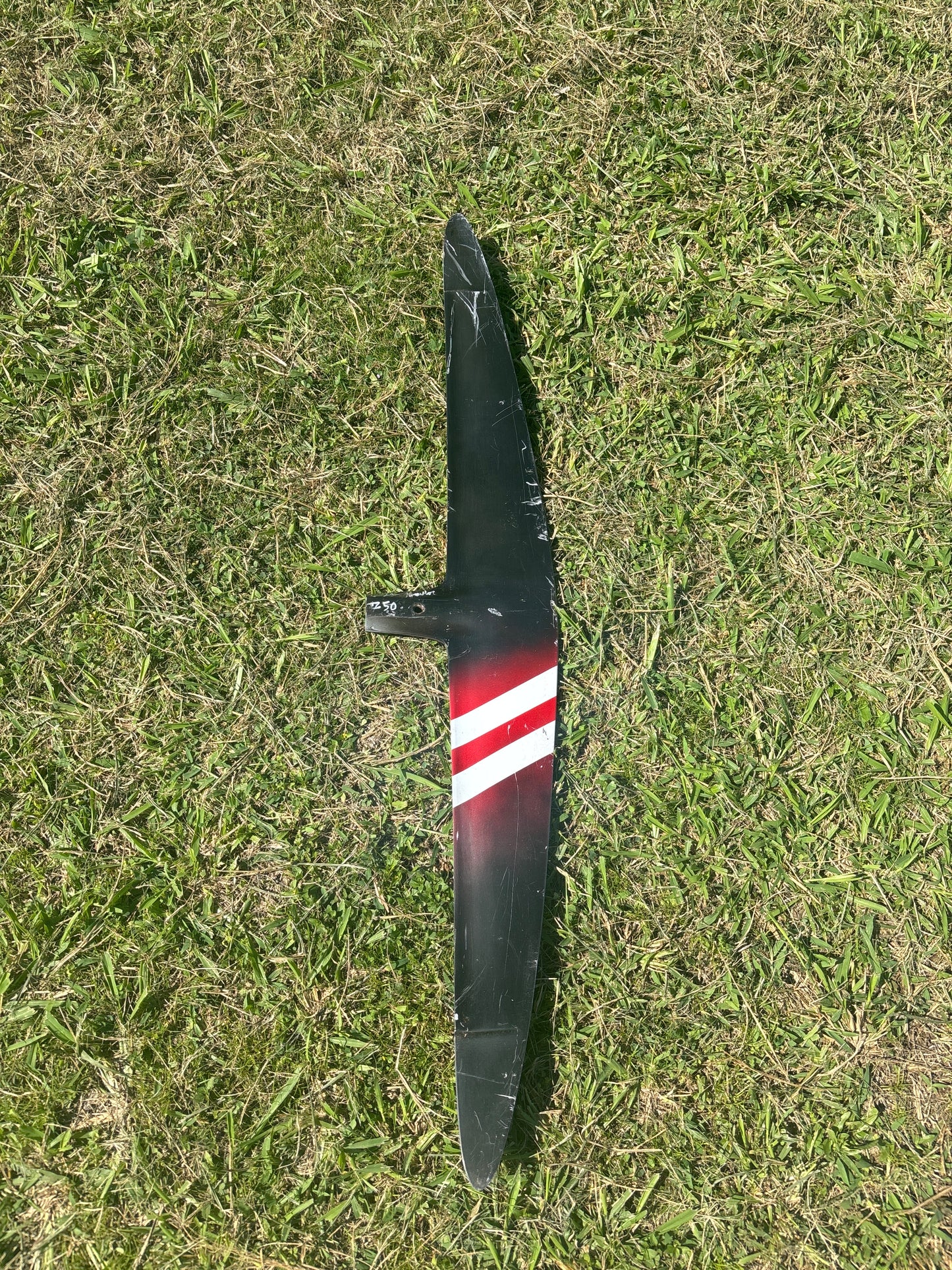 NALU 750 BLACK WITH WHITE STRIPES RED FADE (CUSTOM)
